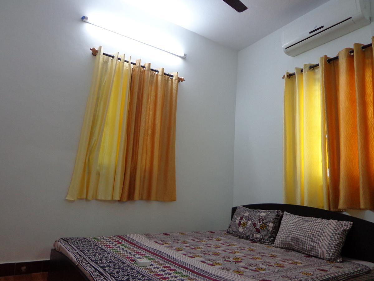 Remisha Service Apartments Chennai Værelse billede