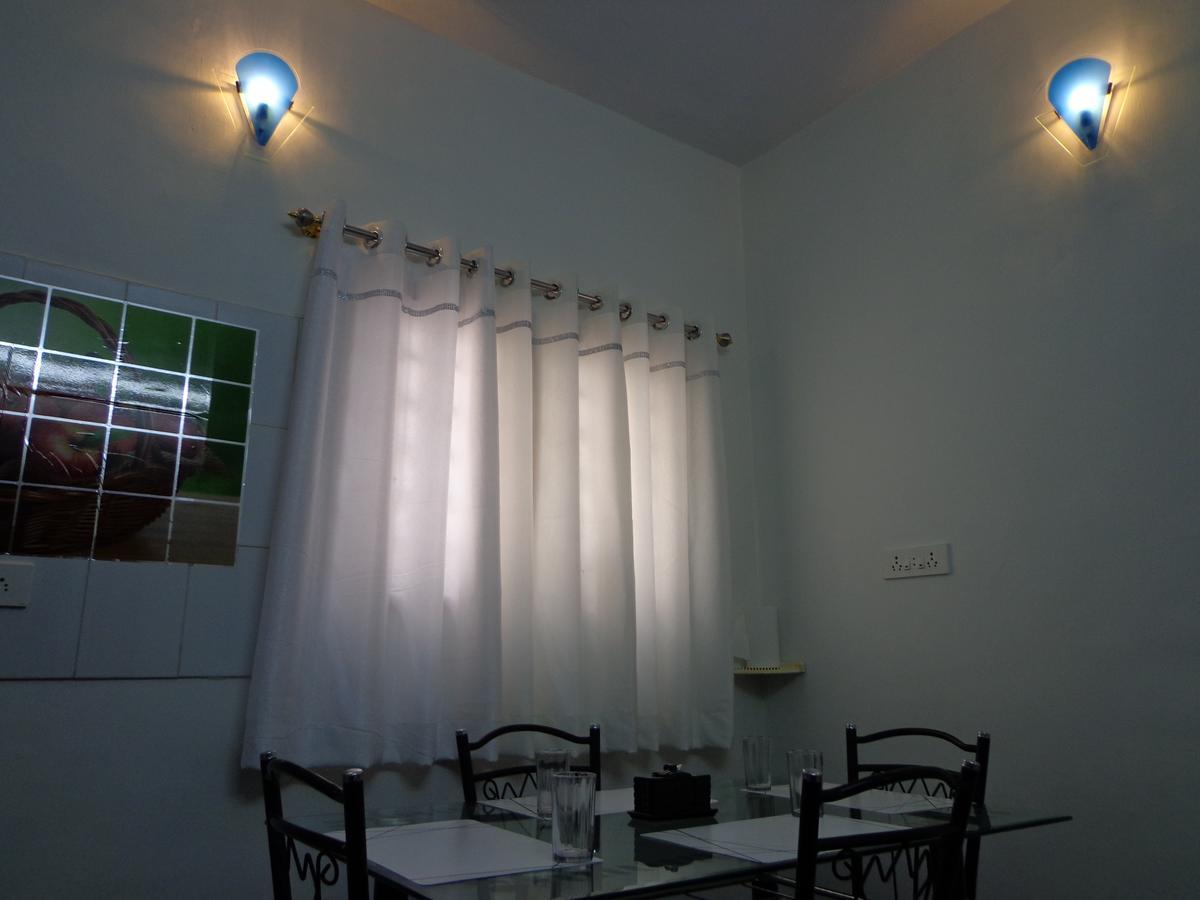 Remisha Service Apartments Chennai Værelse billede